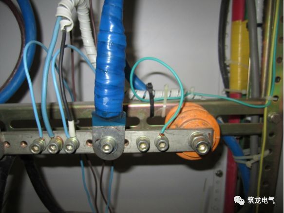 《建筑電氣工程施工質量驗收規范》GB50303-2015 配電箱(機柜)安裝詳細說明！
