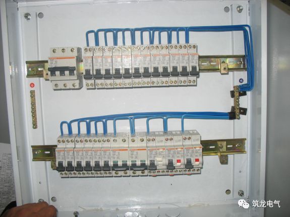 《建筑電氣工程施工質量驗收規范》GB50303-2015 配電箱(機柜)安裝詳細說明！