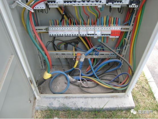 《建筑電氣工程施工質量驗收規范》GB50303-2015 配電箱(機柜)安裝詳細說明！